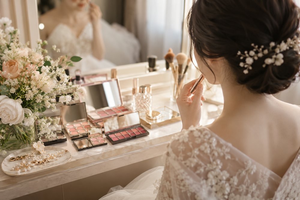 강릉 웨딩박람회 메이크업 상담 참고 이미지 — 톤별로 정리한 립·블러셔 팔레트